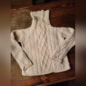 100% Wool Handcrafted Aran Irish SZ M Womans Sweater